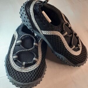 Old Navy Black Jack Water Shoes Baby Toddler Size 5 Black Gray‎